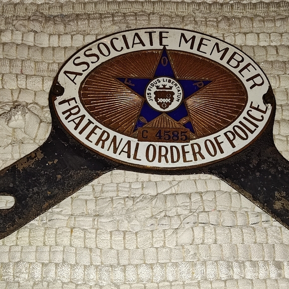 Fraternal Order of Police Associate Member ANTIQUE 1920-1930s RARE TOPPER EMBLEM - Picture 4 of 16